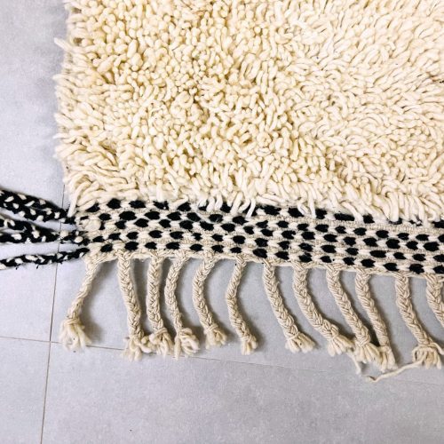 Beige wool rug 9