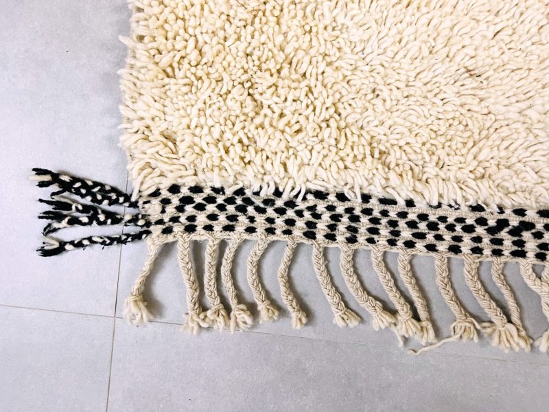 Beige wool rug 9