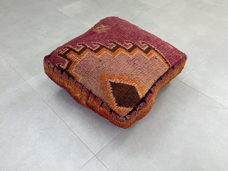 Kilim pouf 10