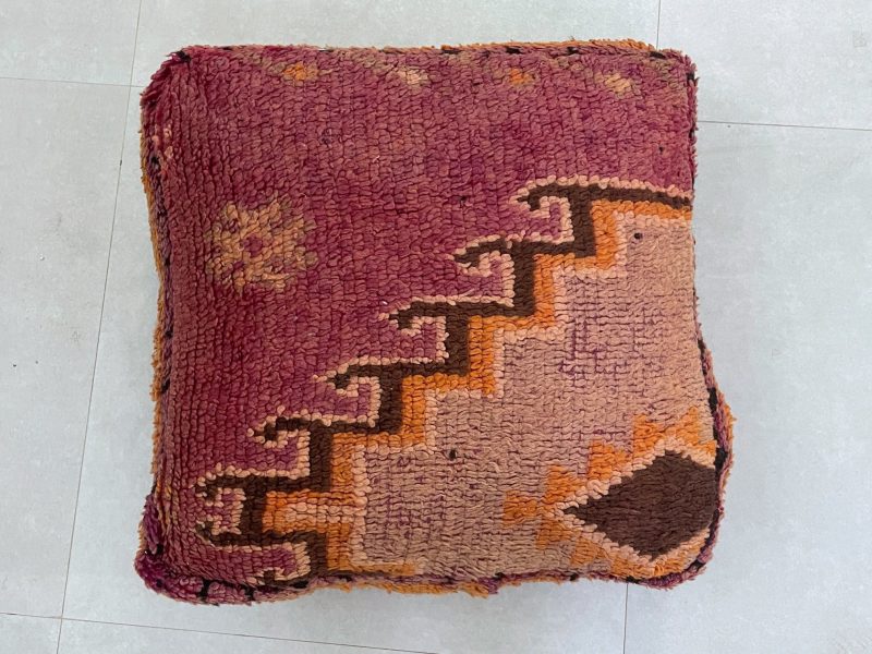 Kilim pouf 3 b9e2491a d81d 4ed2 9ee6 1f33284b3af7