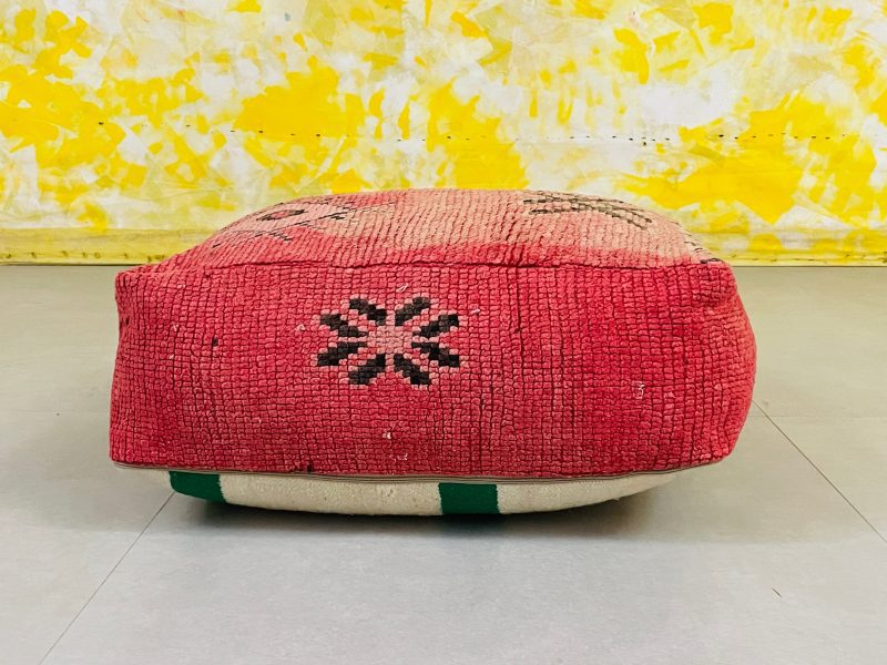 Morocca woolen pouf 1