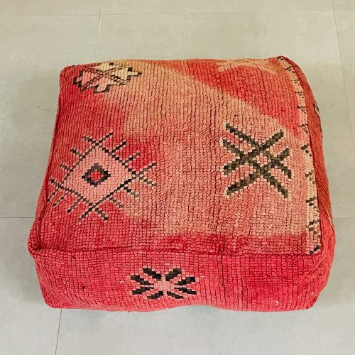 Morocca woolen pouf 10