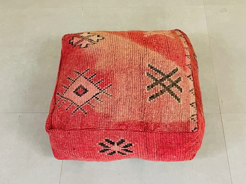 Morocca woolen pouf 10