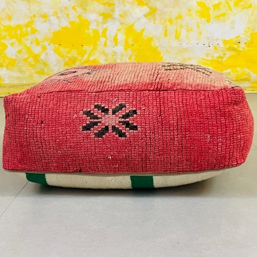 Morocca woolen pouf 2