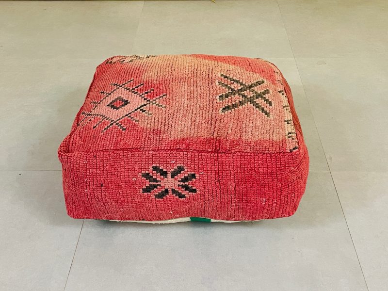 Morocca woolen pouf 3