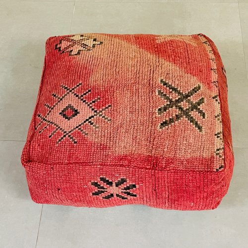 Morocca woolen pouf 4