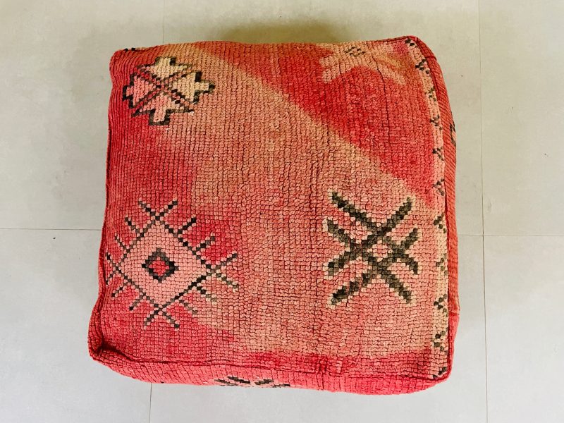 Morocca woolen pouf 5