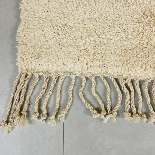 Moroccan vinatge rug 12