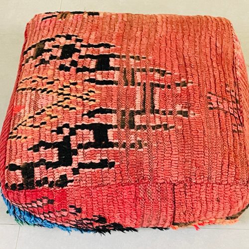 Moroccan woolen pouf 4