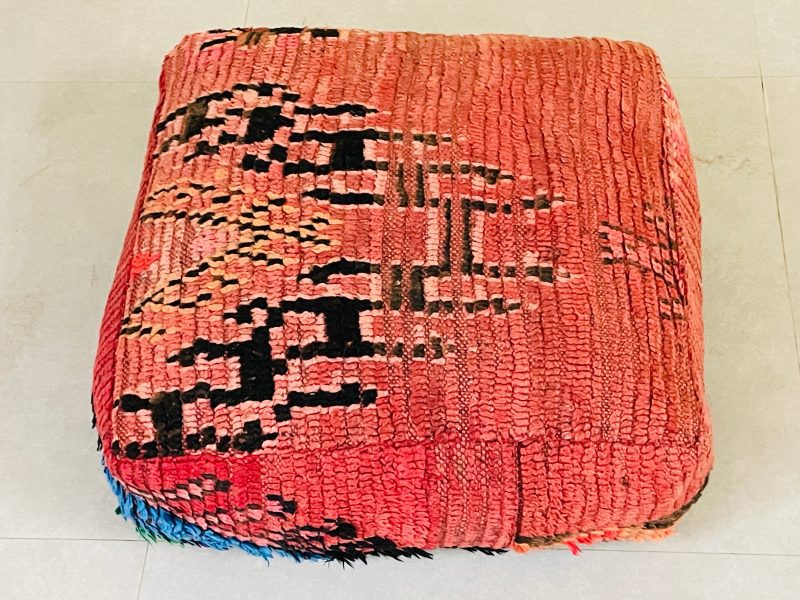 Moroccan woolen pouf 4