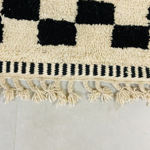 Moroccan woolen rug 10