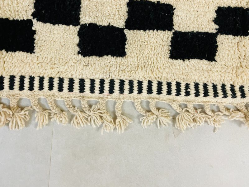 Moroccan woolen rug 10