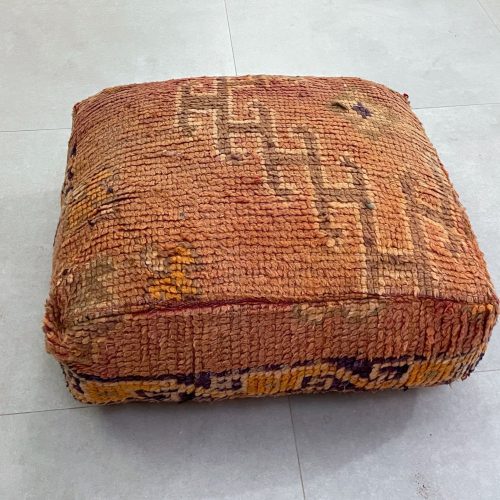 POUFS 1 dca7b875 6118 4131 94b5 1b97526809f4