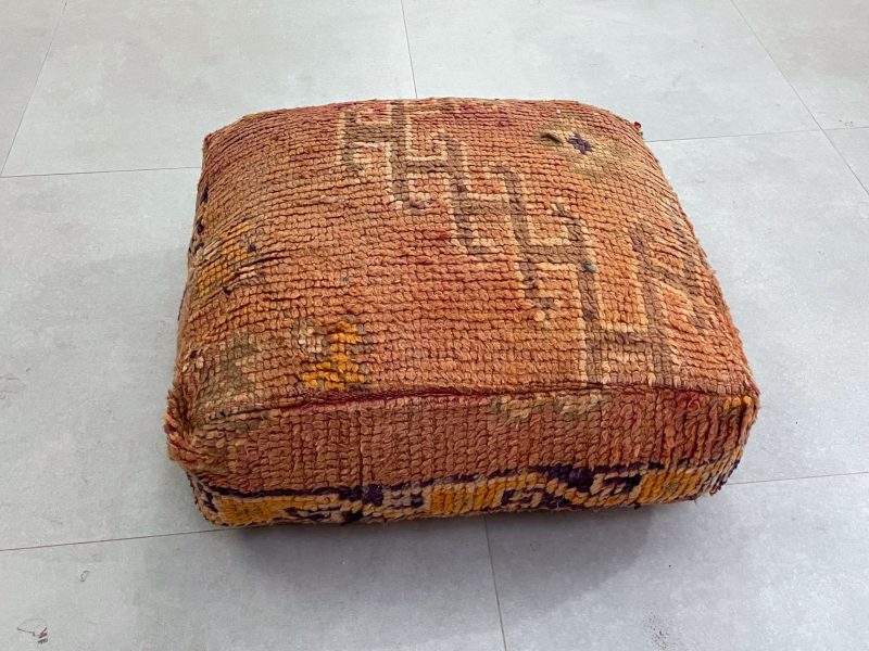 POUFS 1 dca7b875 6118 4131 94b5 1b97526809f4