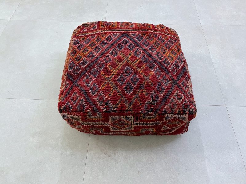 POUFS 5 534b79fe 994c 4758 bcb5 bc393b3560d6