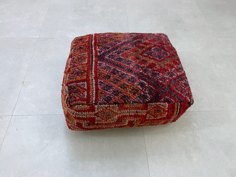 POUFS 7 ef7b379e 4bee 4d6b 9b29 550062ed3186