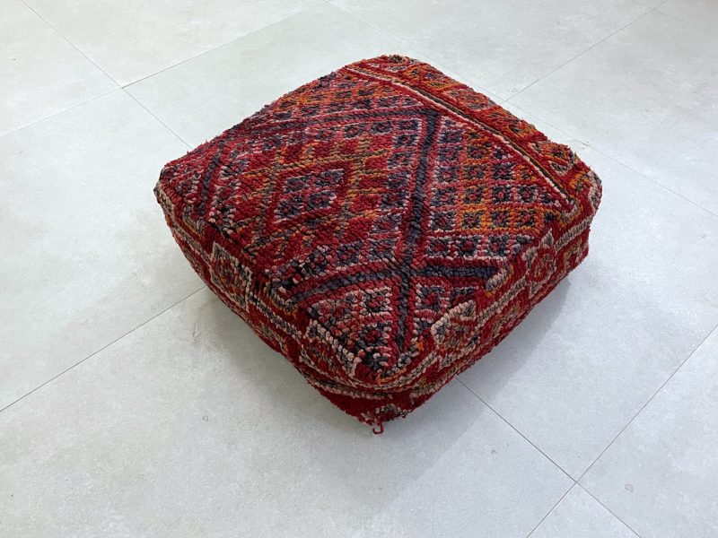 POUFS 9 c9ca6c18 39b7 4c33 820d d07ba6059a17