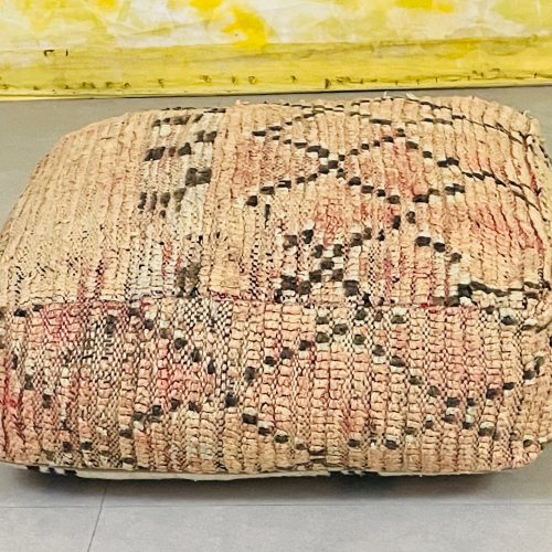 beige pouf 3