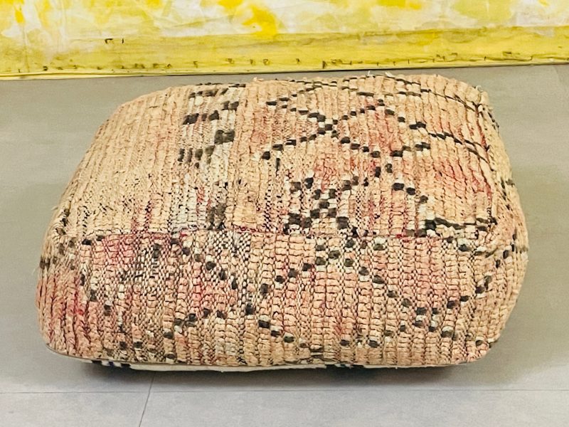 beige pouf 3