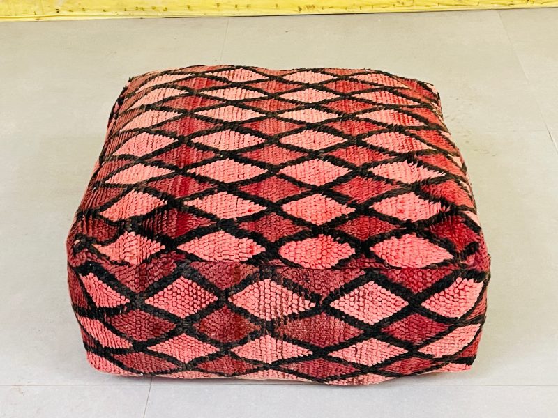 black diamonds pouf 6