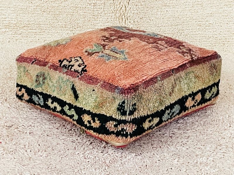 floor throw pouf 1