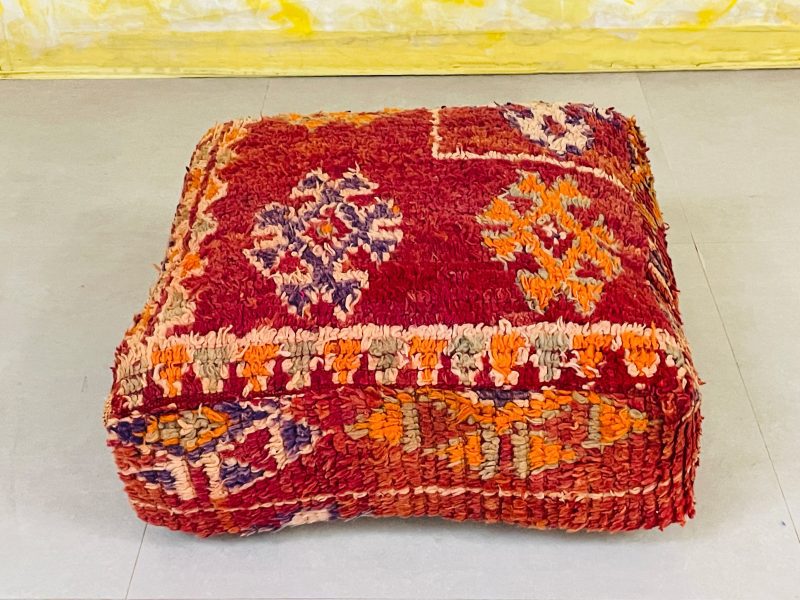 kilim pouf 2 532bed25 87da 48c0 b624 84c29a2c2ae2