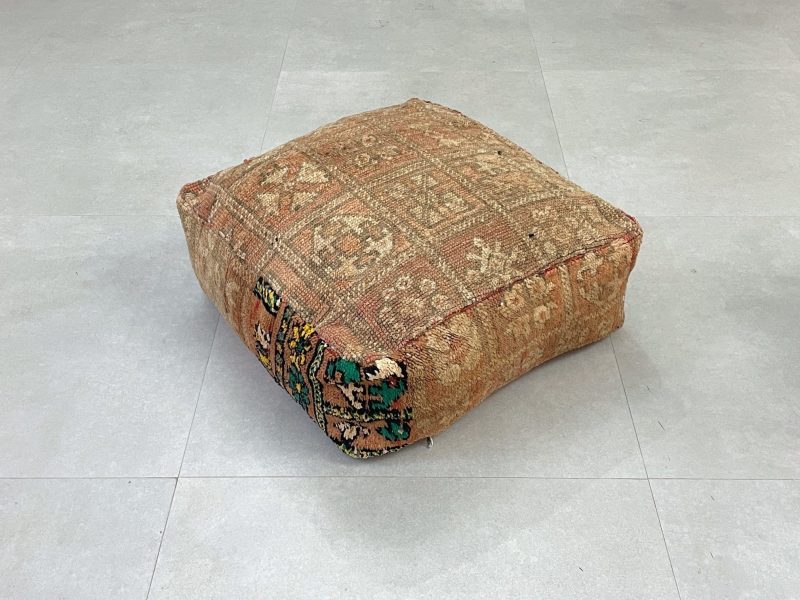 moroccan pouf 2 e56b4169 adc2 44cc 997c 162a672b02a3