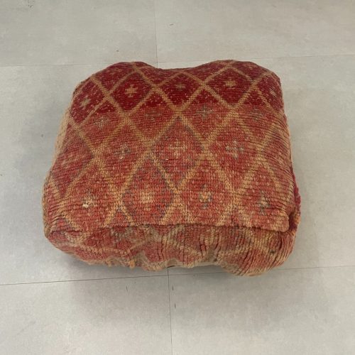 moroccan poufs 1 0b3bd168 d8a0 439a 8bd2 4c1a8c698a6b