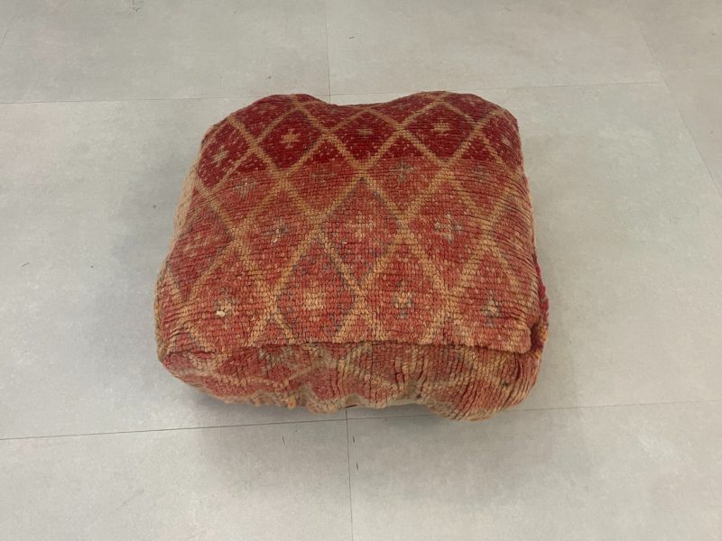 moroccan poufs 1 0b3bd168 d8a0 439a 8bd2 4c1a8c698a6b