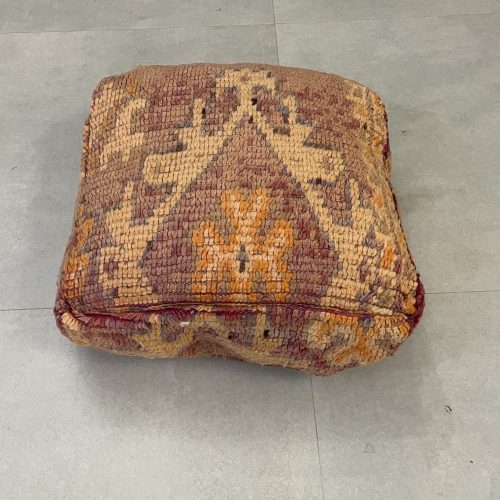 moroccan poufs 1 bca323e5 d51f 417d afcb 8393e7991b86