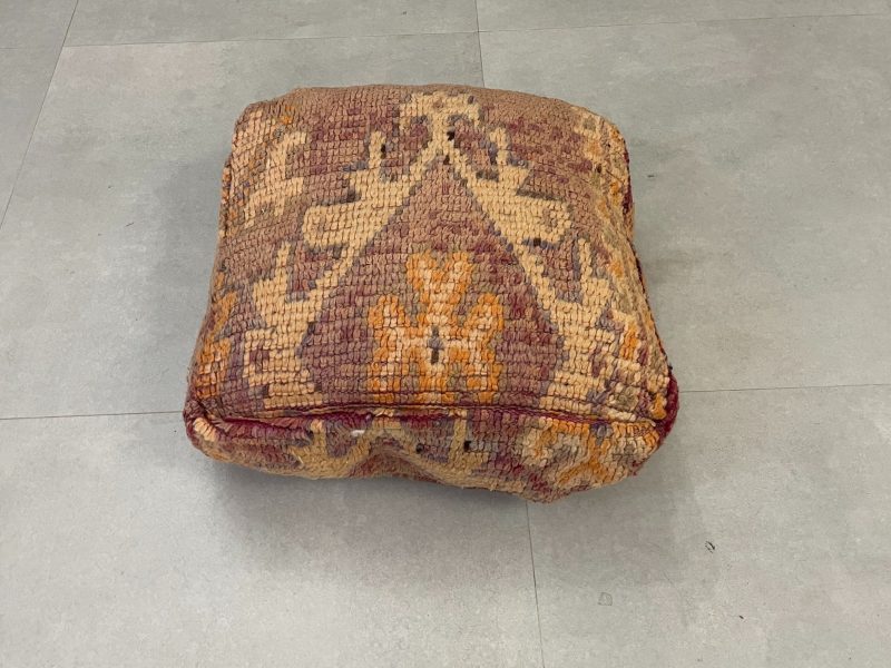 moroccan poufs 1 bca323e5 d51f 417d afcb 8393e7991b86