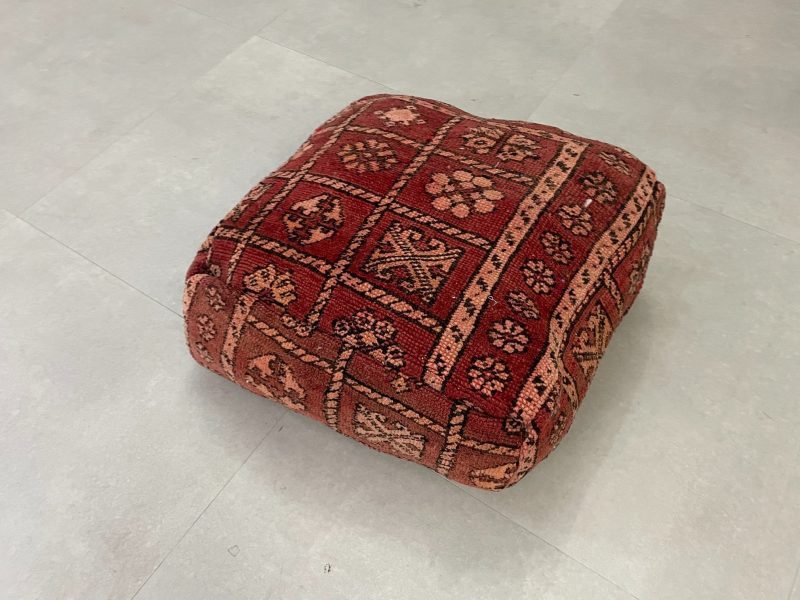 moroccan poufs 2 0ca52176 071e 4cd4 aeac 3a46b45eed23