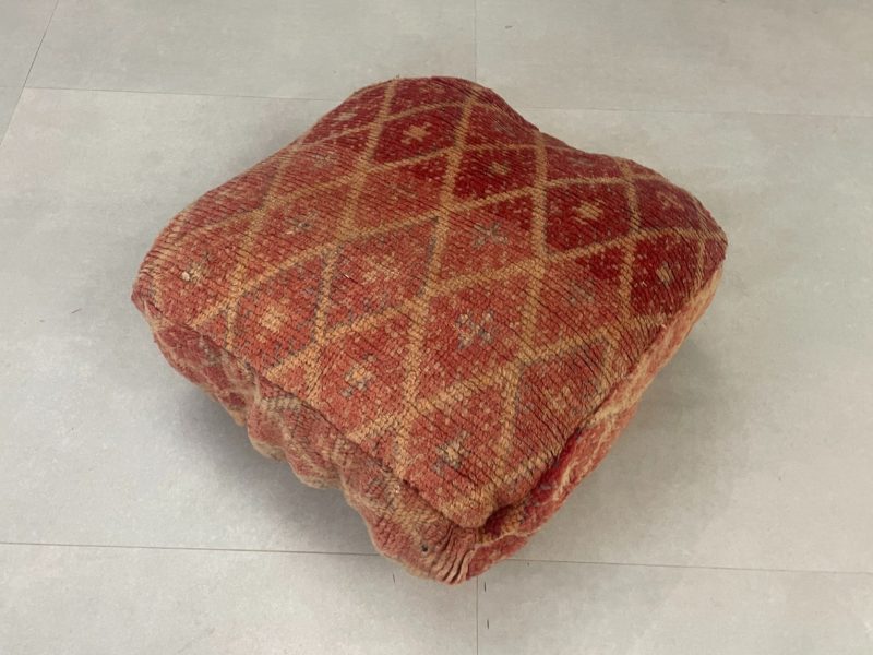 moroccan poufs 2 79f0c78f 21c7 4094 85d4 083128d5adde