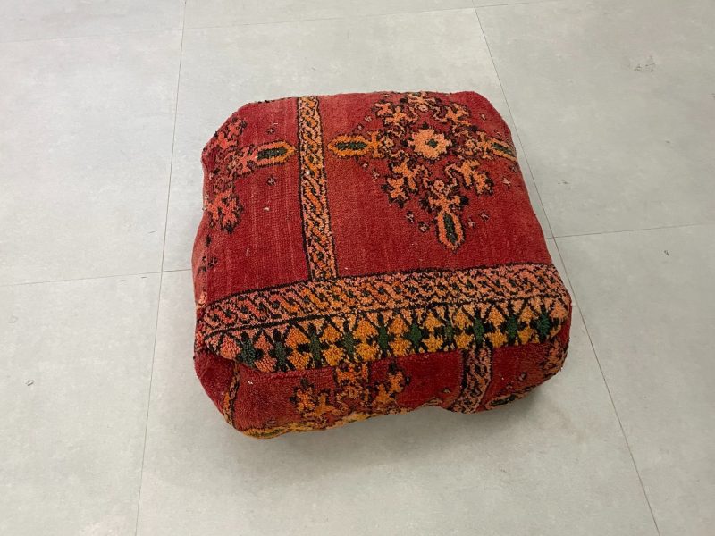 moroccan poufs 2 c71172c3 5fbf 4616 bfa2 0d686458611d