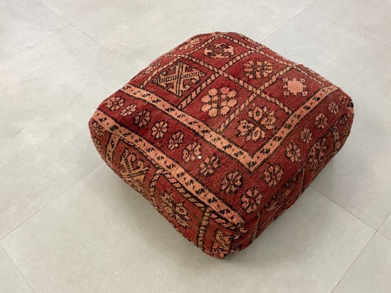 moroccan poufs 3 17de4f7c 2354 4f61 9c55 fb72c5b6b71a