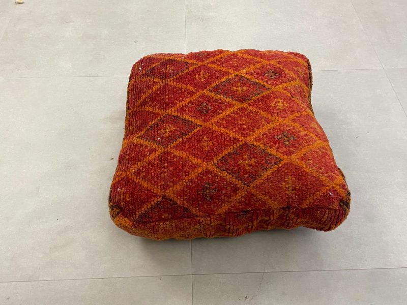 moroccan poufs 3 597fb1e0 10f4 491f 8c3a 9691c8600a38