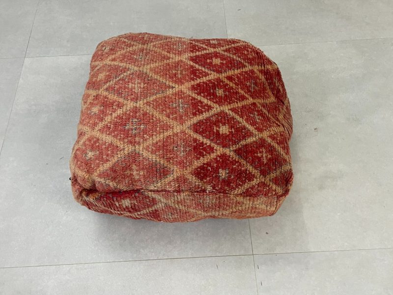 moroccan poufs 3 5ccc6732 6211 40a0 8444 5019cd3af41b