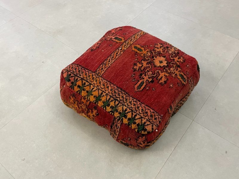 moroccan poufs 3 604bdaa3 58bc 4533 b4c5 f4604a452430