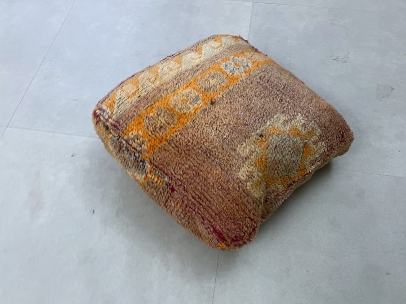 moroccan poufs 3 77070b35 1619 4a0d 9083 2551652729da