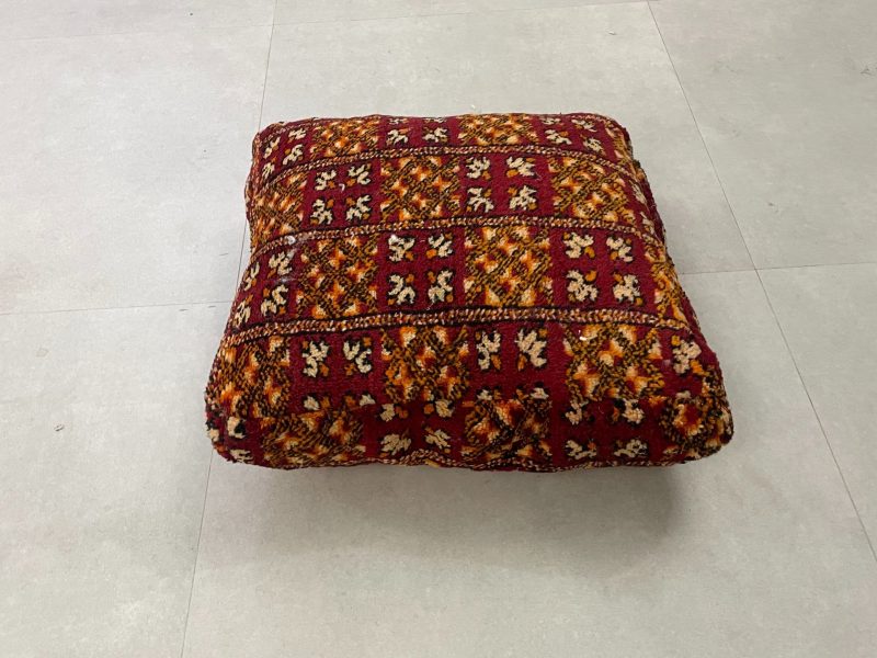 moroccan poufs 3 7bd7c59e 71a0 47ad a8f1 f32d0c7e9e7e