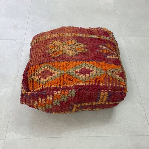 moroccan poufs 3 c6bdd55b edb5 469b aece 0e38189b0168