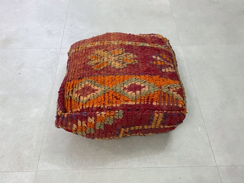 moroccan poufs 3 c6bdd55b edb5 469b aece 0e38189b0168