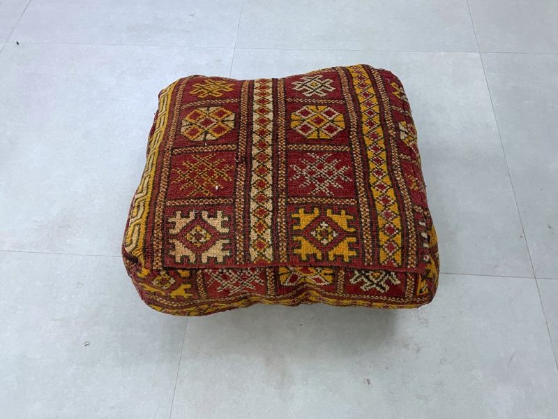 moroccan poufs 3 d31cee22 0f07 423a 8973 ca8d0b89372e