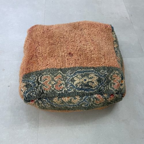 moroccan poufs 3 e88faf1b f5ab 4cae ad32 e47dbab08bf5