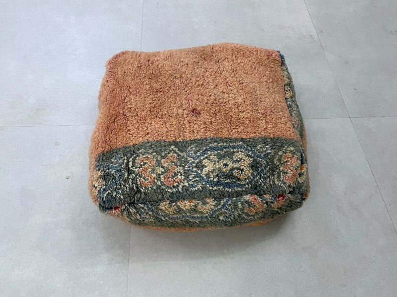 moroccan poufs 3 e88faf1b f5ab 4cae ad32 e47dbab08bf5