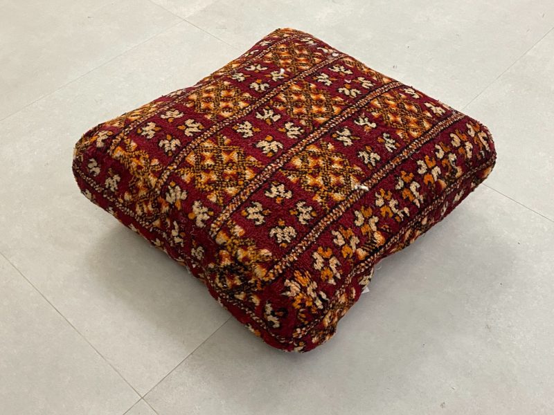 moroccan poufs 4 0cb61dac 8a90 44da a9d7 5aafe3740248