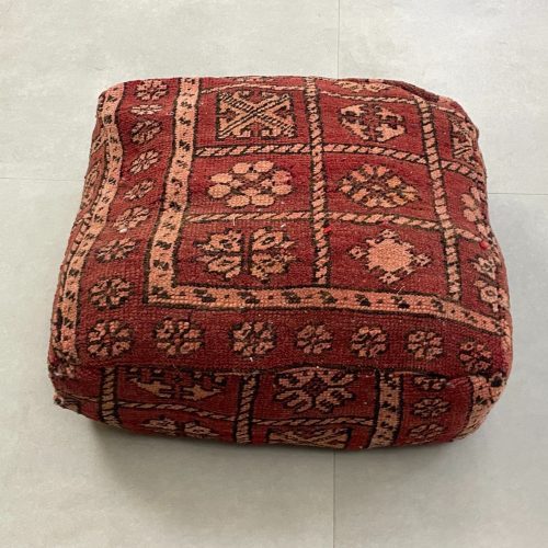 moroccan poufs 4 48cdddd8 013e 4995 9a55 f11fb2d9b2fe