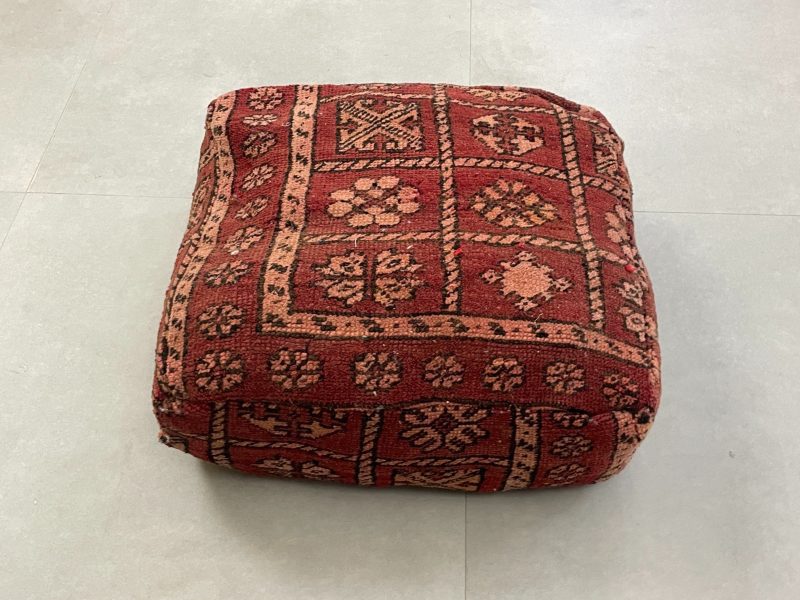 moroccan poufs 4 48cdddd8 013e 4995 9a55 f11fb2d9b2fe