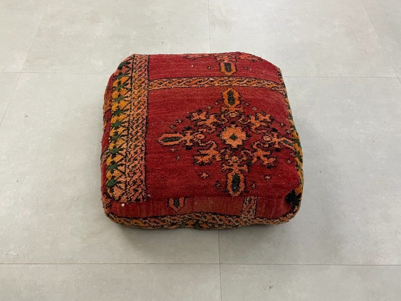 moroccan poufs 4 5d866cc0 fecb 44b3 9049 96f225b71e25