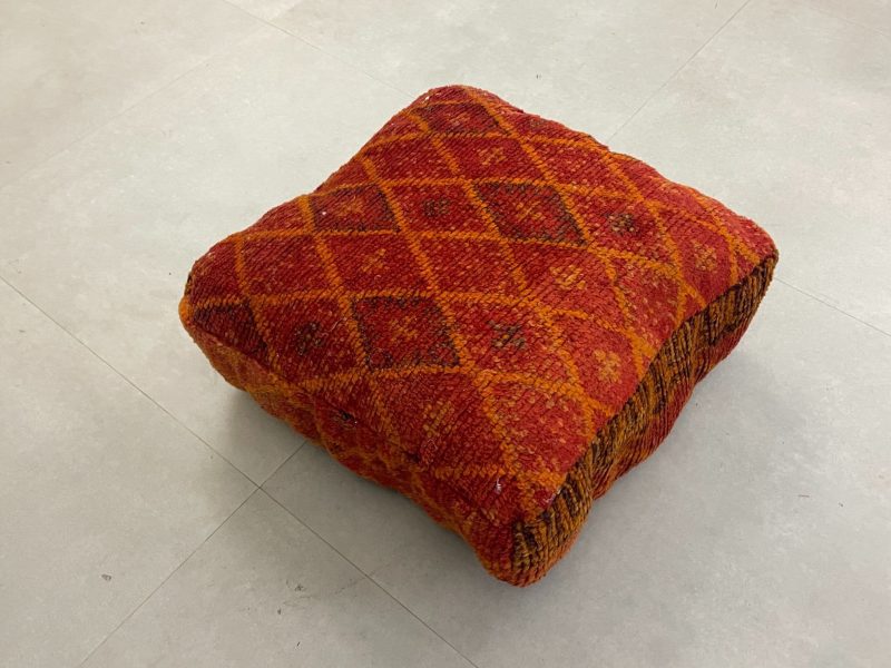 moroccan poufs 4 a695f5b5 1c2d 4bbb af67 970ef2e039cf